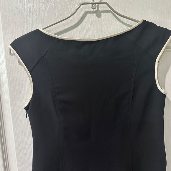 Evan Picone Black and White Sleeveless Sheath Dress - Picture 8 of 9